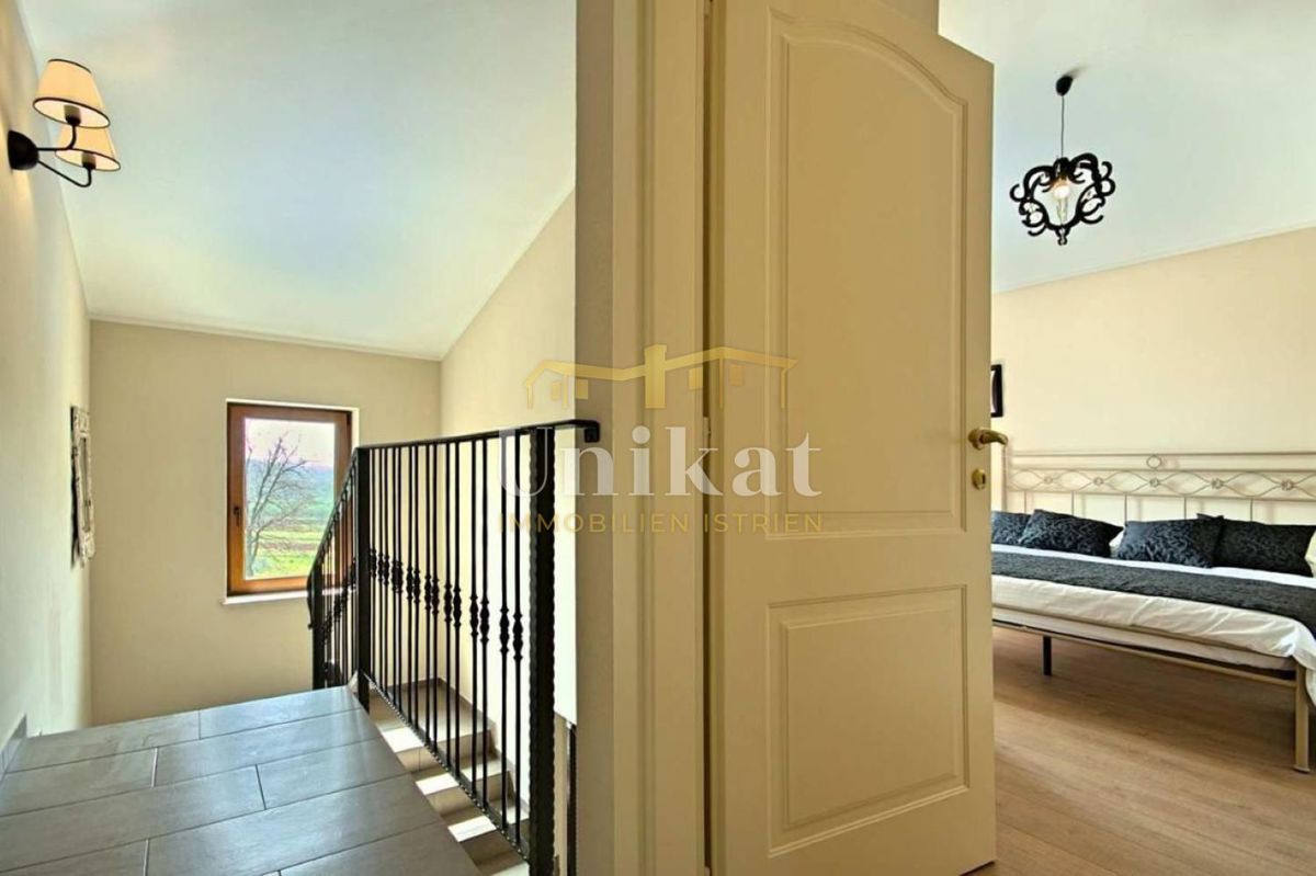 Casa con piscina vicino a Poreč